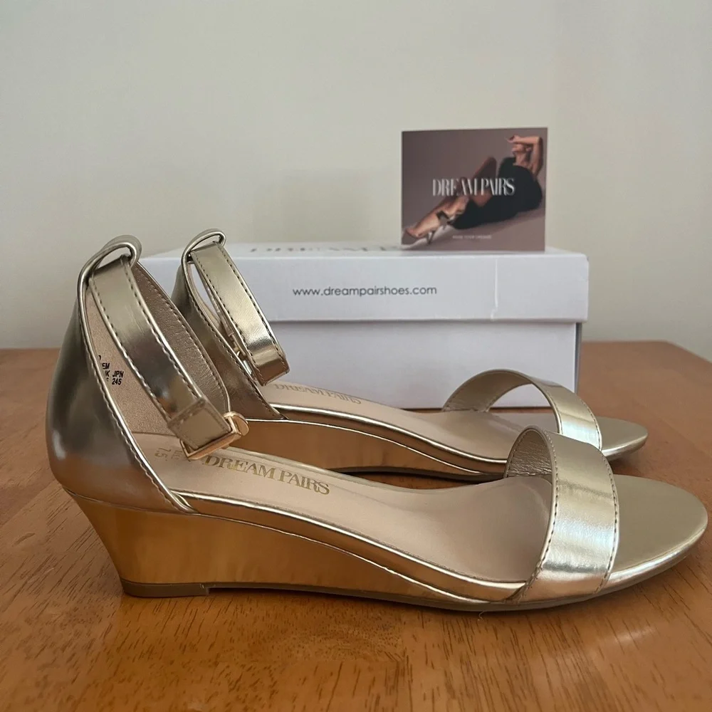 Brand New - Dream Pairs- Gold Low Wedge Heels (size 7.5) - Picture 2 of 13